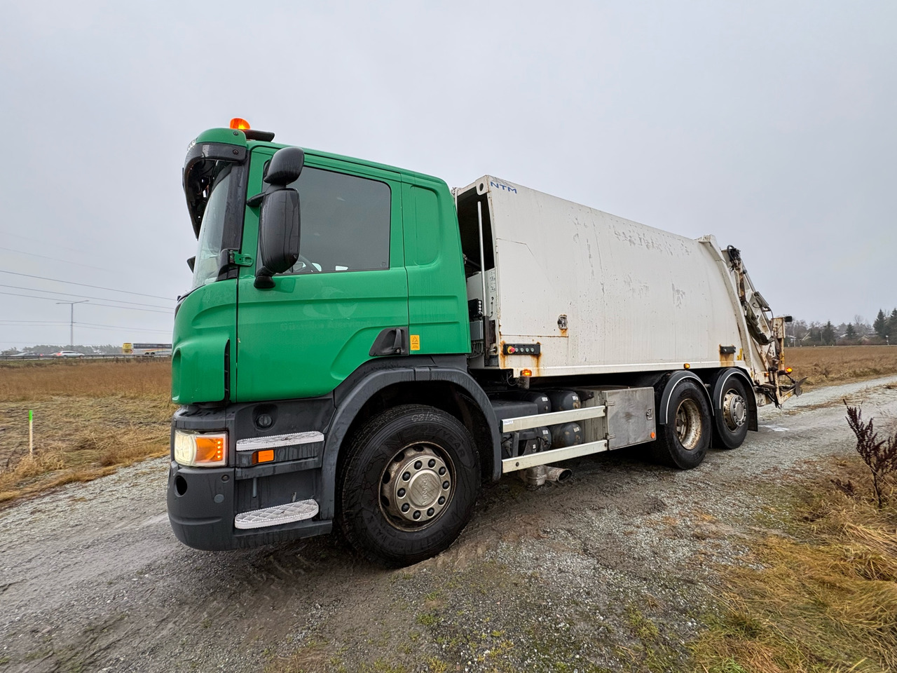 Scania P28DB6X2*4MNA - Сміттєвози: фото 1 Scania P28DB6X2*4MNA - Сміттєвози: фото 1