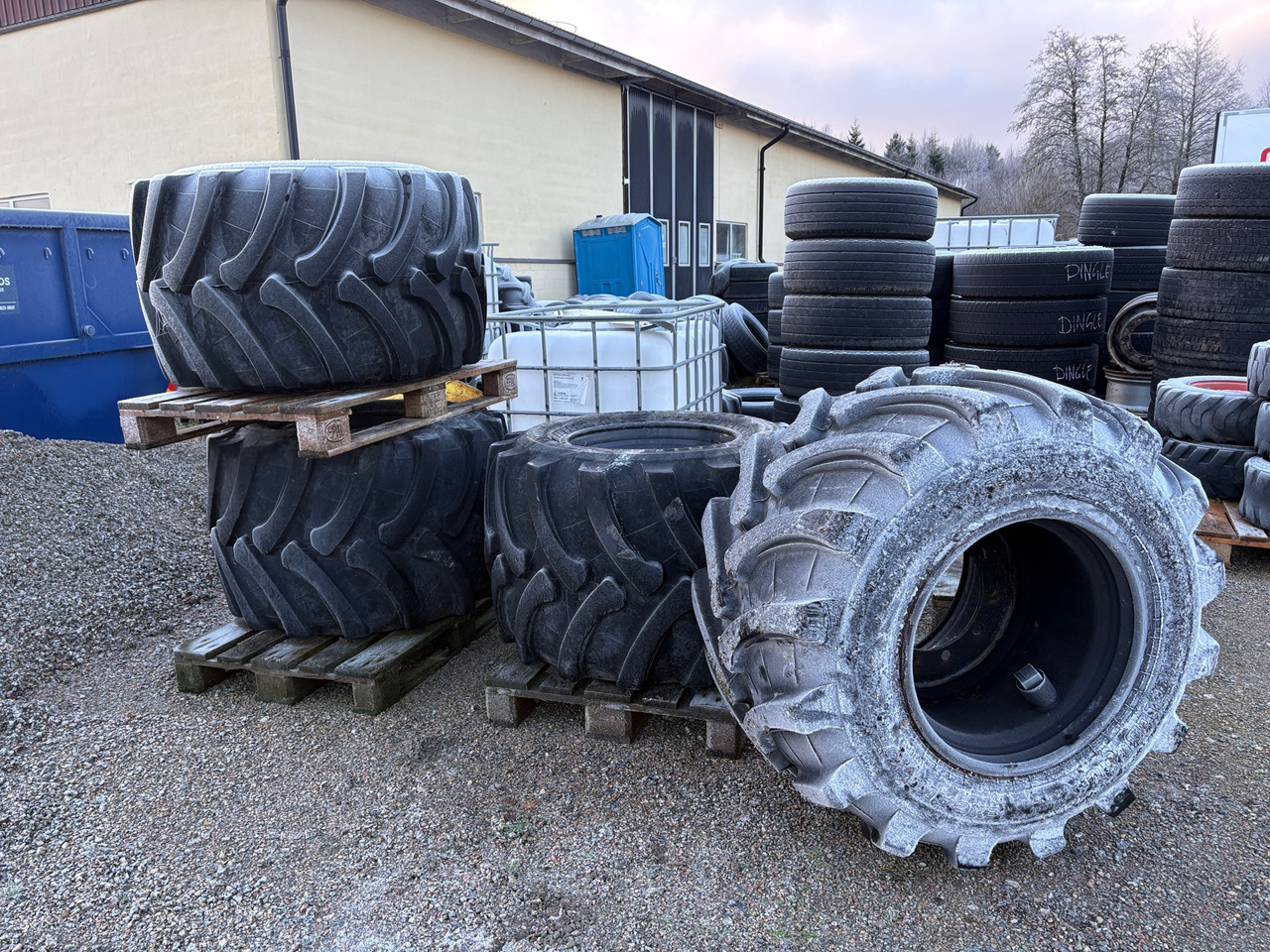 Trelleborg Excavator T440 - Шина в категорії Будівельна техніка: фото 1 Trelleborg Excavator T440 - Шина в категорії Будівельна техніка: фото 1