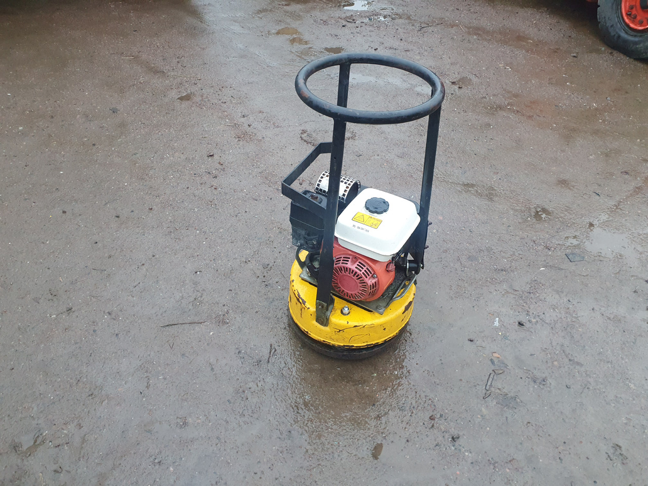 Tremix KMR 11 - Віброплита: фото 1 Tremix KMR 11 - Віброплита: фото 1