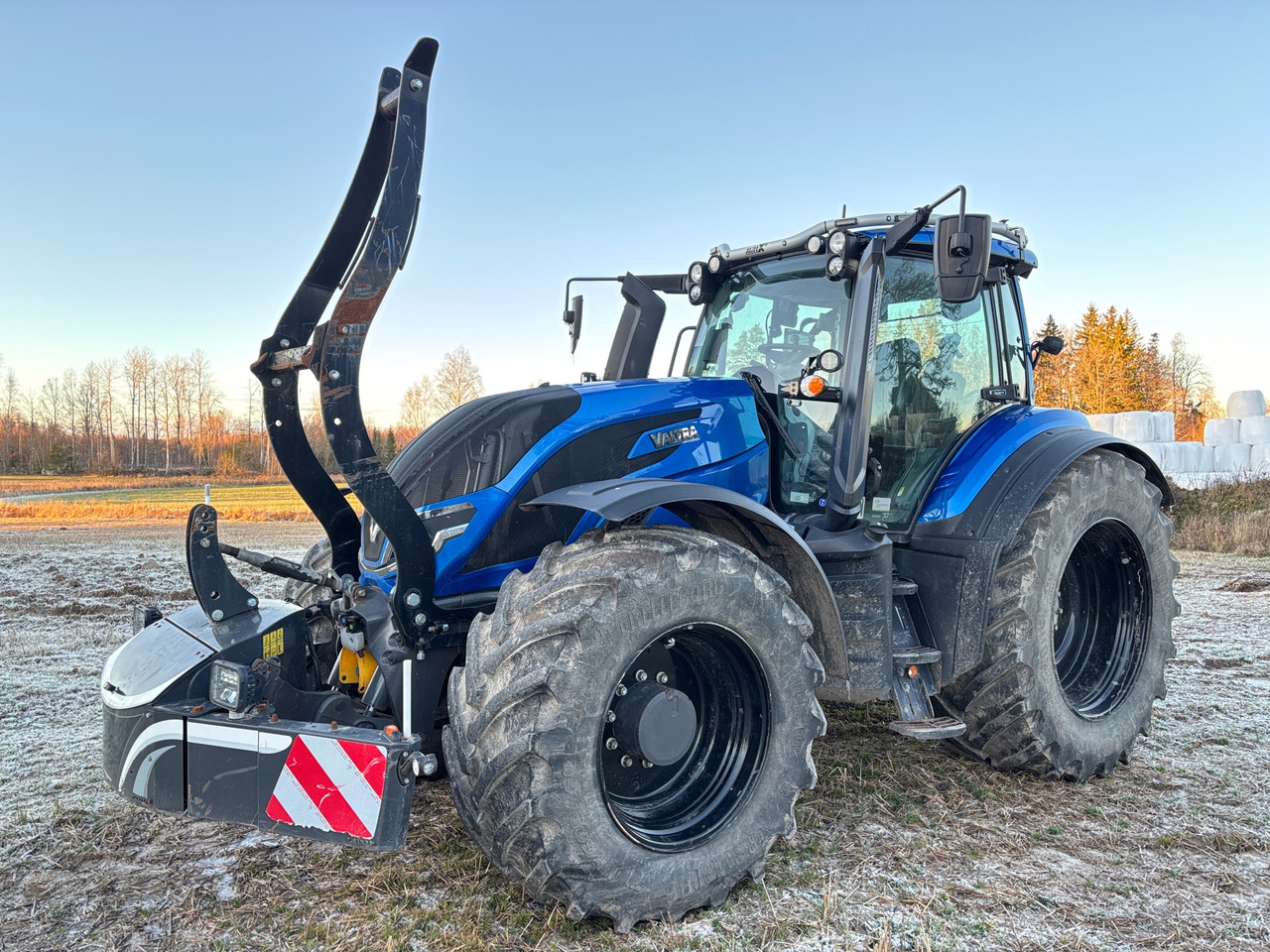 Valtra T255 Versu - Трактор: фото 1 Valtra T255 Versu - Трактор: фото 1