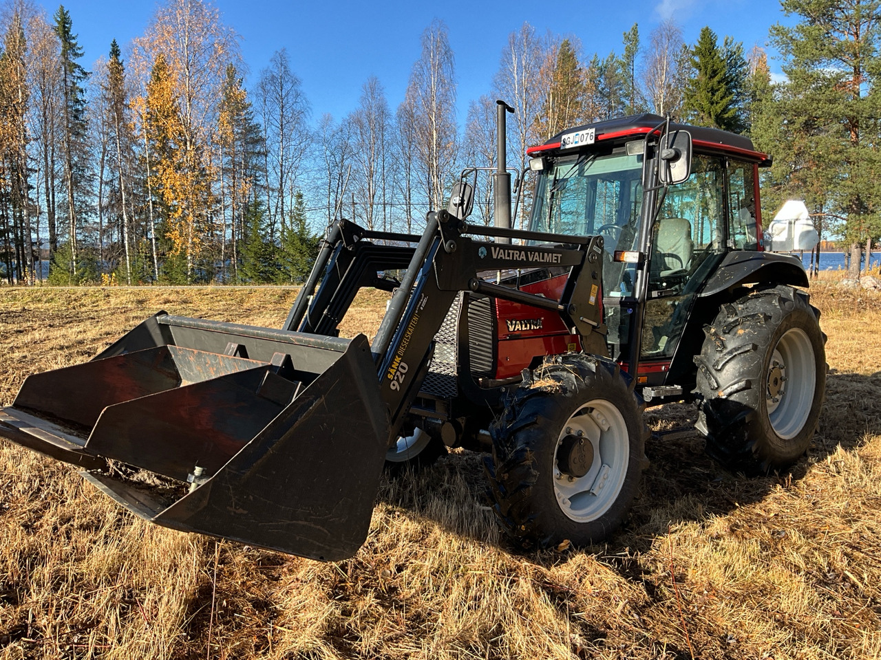 Valtra Valmet 600-4 - Трактор: фото 1 Valtra Valmet 600-4 - Трактор: фото 1