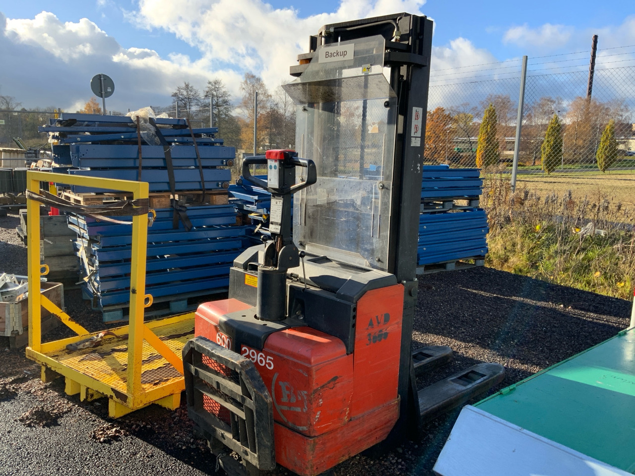 BT LSV 1600/3 - Вантажно-розвантажувальна техніка: фото 1 BT LSV 1600/3 - Вантажно-розвантажувальна техніка: фото 1