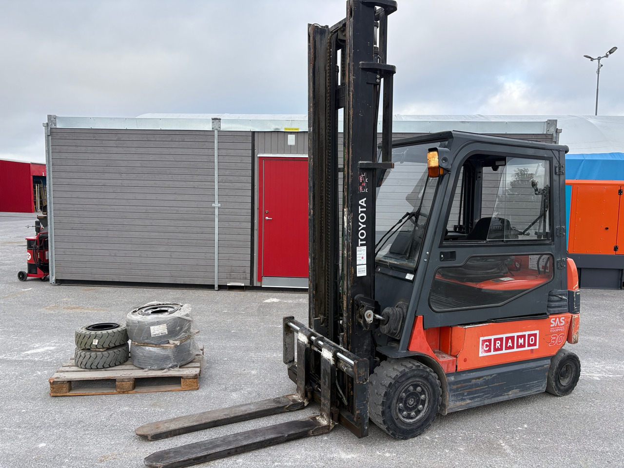 Toyota 7FBMF30 - Вантажно-розвантажувальна техніка: фото 1 Toyota 7FBMF30 - Вантажно-розвантажувальна техніка: фото 1