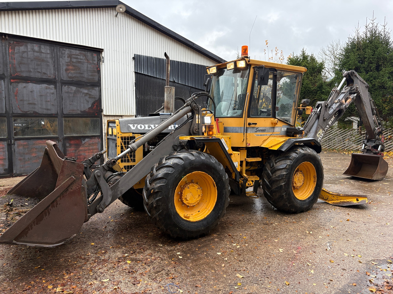 Volvo BM EL70C - Екскаватор-навантажувач: фото 1 Volvo BM EL70C - Екскаватор-навантажувач: фото 1