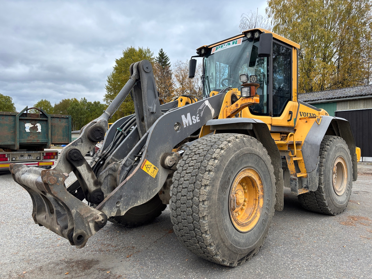 Volvo L110 F - Колісний навантажувач: фото 1 Volvo L110 F - Колісний навантажувач: фото 1