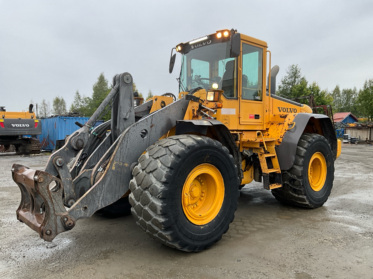 Volvo L120E - Колісний навантажувач: фото 1 Volvo L120E - Колісний навантажувач: фото 1