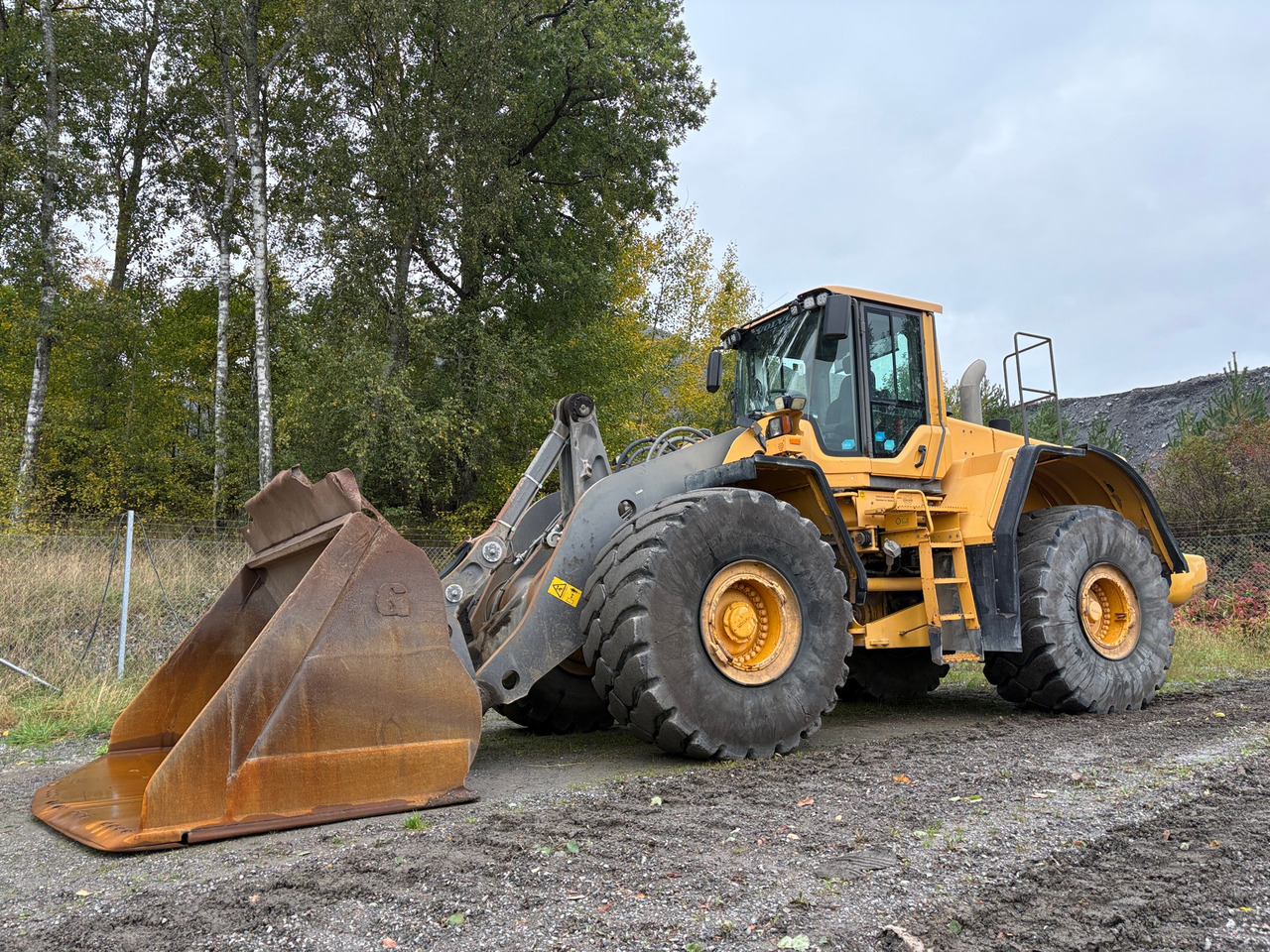 Volvo L220F - Колісний навантажувач: фото 1 Volvo L220F - Колісний навантажувач: фото 1