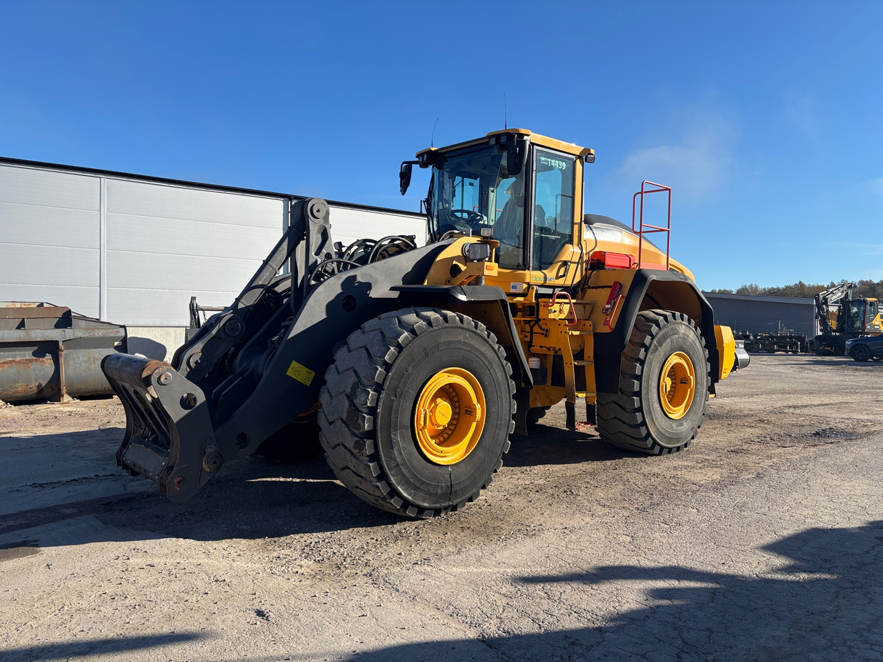 Volvo L220H - Колісний навантажувач: фото 1 Volvo L220H - Колісний навантажувач: фото 1