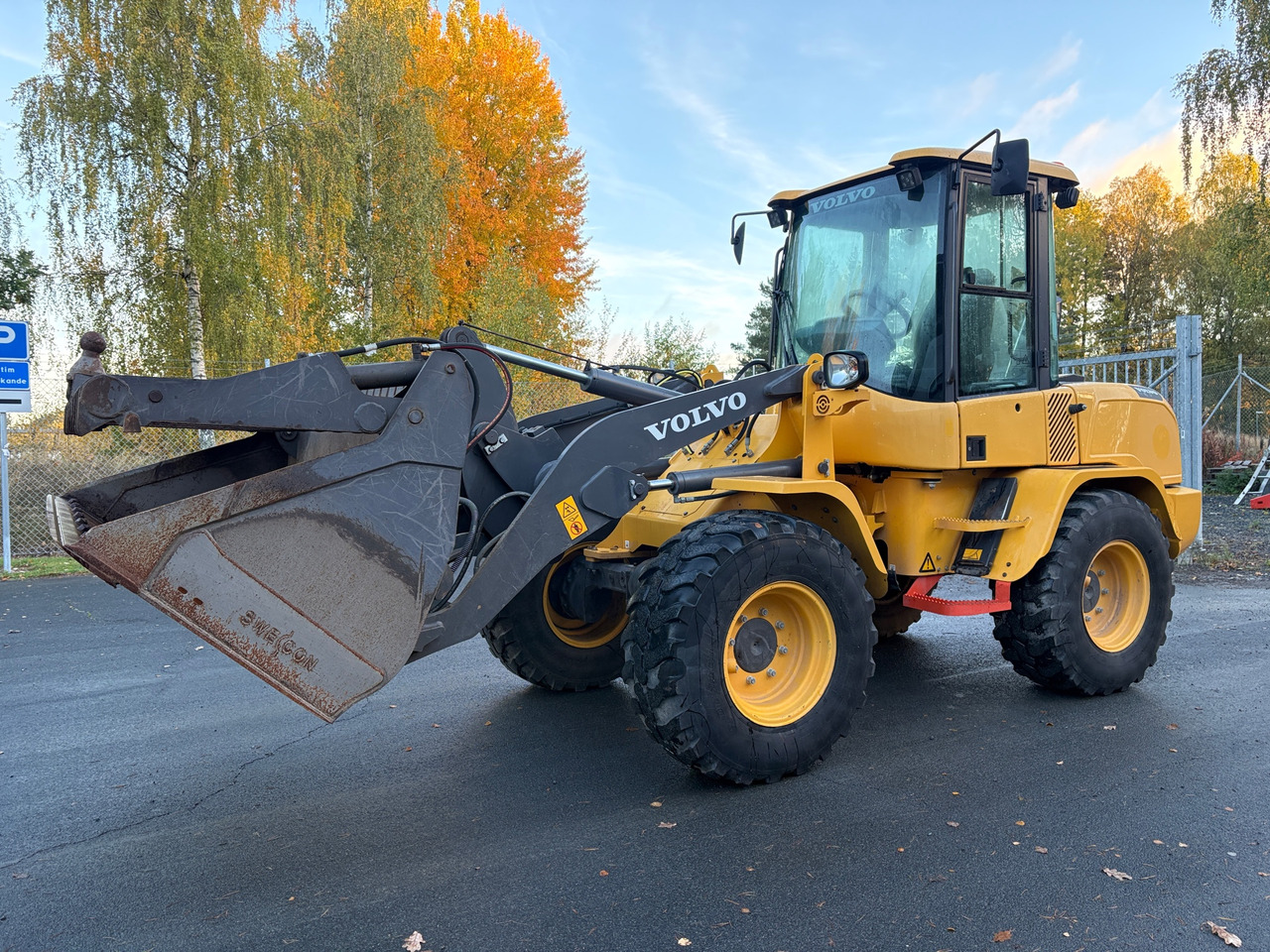 Volvo L30G - Колісний навантажувач: фото 1 Volvo L30G - Колісний навантажувач: фото 1