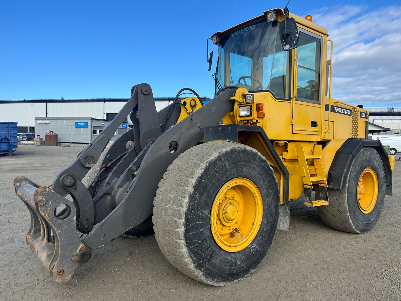 Volvo L70D - Колісний навантажувач: фото 1 Volvo L70D - Колісний навантажувач: фото 1
