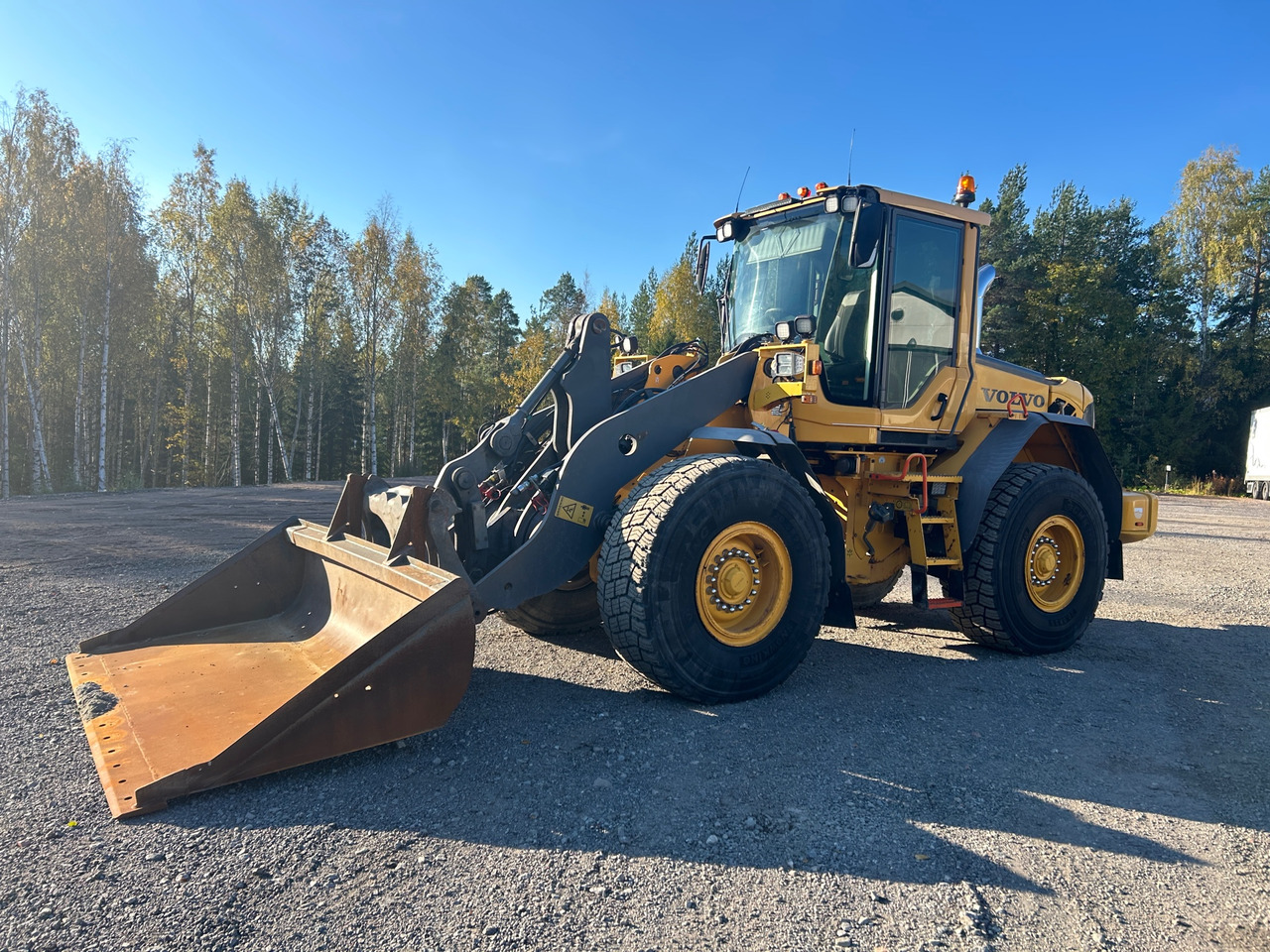 Volvo L70F - Колісний навантажувач: фото 1 Volvo L70F - Колісний навантажувач: фото 1