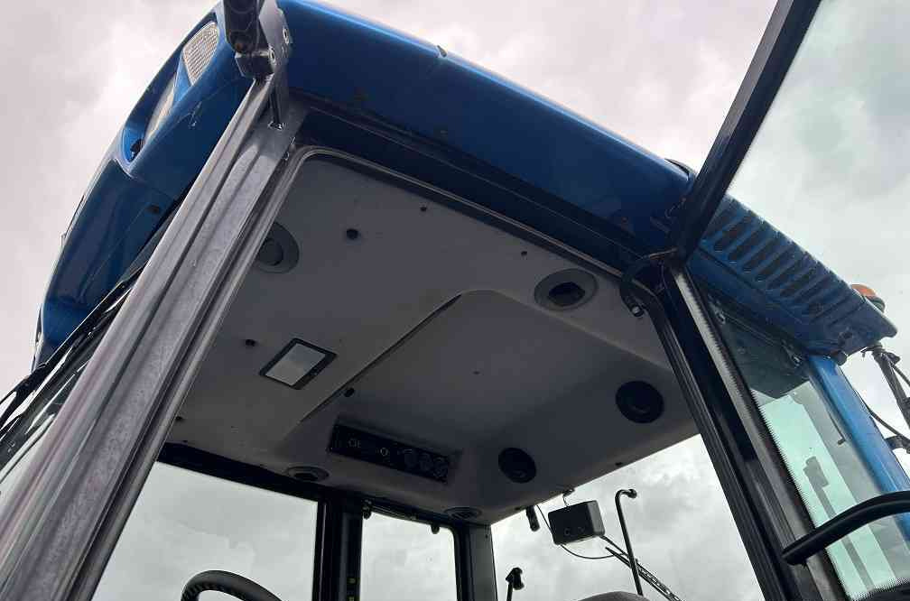 Valtra T130 trekker - Трактор: фото 5 Valtra T130 trekker - Трактор: фото 5