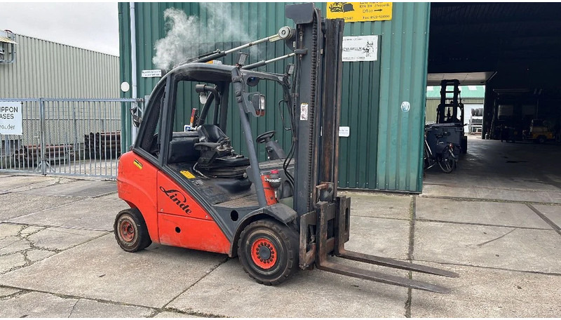 Linde H35T 01 Linde H35T 01 - Газовий навантажувач: фото 1 Linde H35T 01 Linde H35T 01 - Газовий навантажувач: фото 1