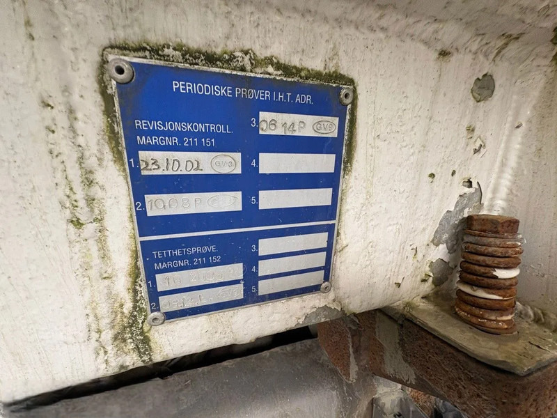 Volvo FL 7 Volvo FL7 285 Fuel tanker 4x2 - Вантажівка цистерна: фото 4 Volvo FL 7 Volvo FL7 285 Fuel tanker 4x2 - Вантажівка цистерна: фото 4