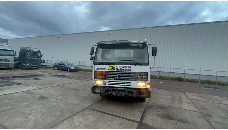 Volvo FL 7 Volvo FL7 285 Fuel tanker 4x2 - Вантажівка цистерна: фото 3 Volvo FL 7 Volvo FL7 285 Fuel tanker 4x2 - Вантажівка цистерна: фото 3