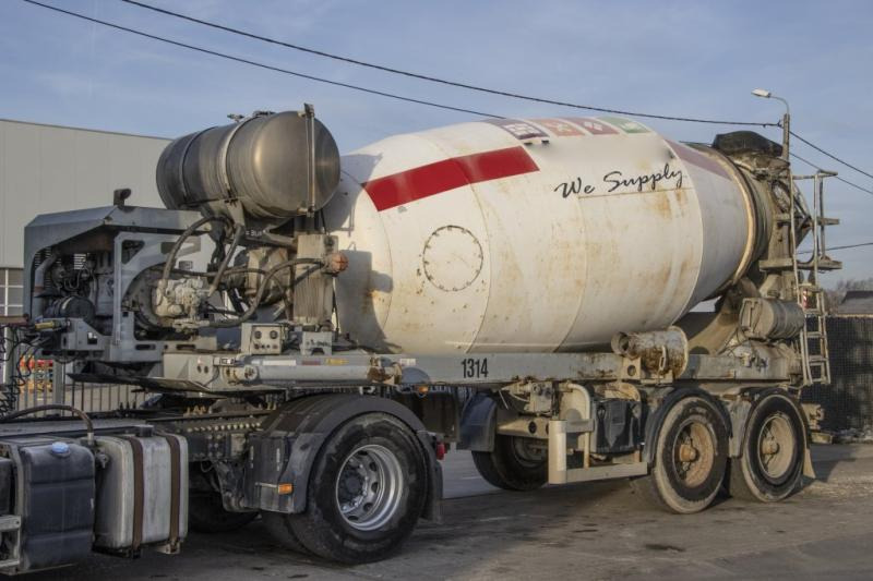 DE BUF BETON MIXER/MALAXEUR/MISCHER 10m3+MOTOR/MOTEUR - Напівпричіп бетонозмішувач: фото 1 DE BUF BETON MIXER/MALAXEUR/MISCHER 10m3+MOTOR/MOTEUR - Напівпричіп бетонозмішувач: фото 1
