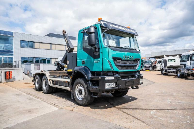 Iveco TRAKKER 360-6x4-PALFINGER - Гаковий мультиліфт вантажівка: фото 2 Iveco TRAKKER 360-6x4-PALFINGER - Гаковий мультиліфт вантажівка: фото 2
