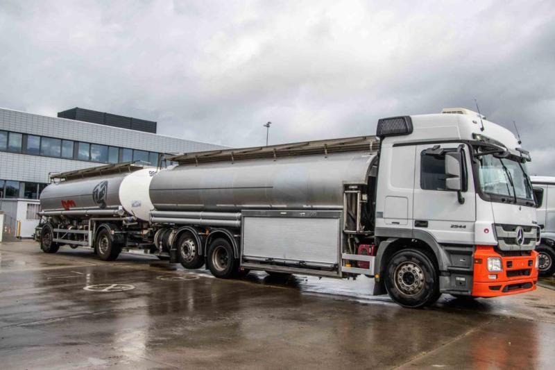 Mercedes ACTROS 2544-MP3+MAGYAR-INOX-18.200L+6COMP - Вантажівка цистерна: фото 2 Mercedes ACTROS 2544-MP3+MAGYAR-INOX-18.200L+6COMP - Вантажівка цистерна: фото 2