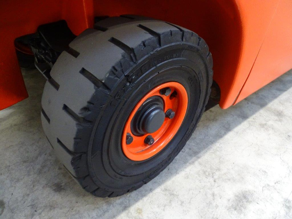 Linde H18D-01 - TRIPLEX - Дизельний навантажувач: фото 2 Linde H18D-01 - TRIPLEX - Дизельний навантажувач: фото 2