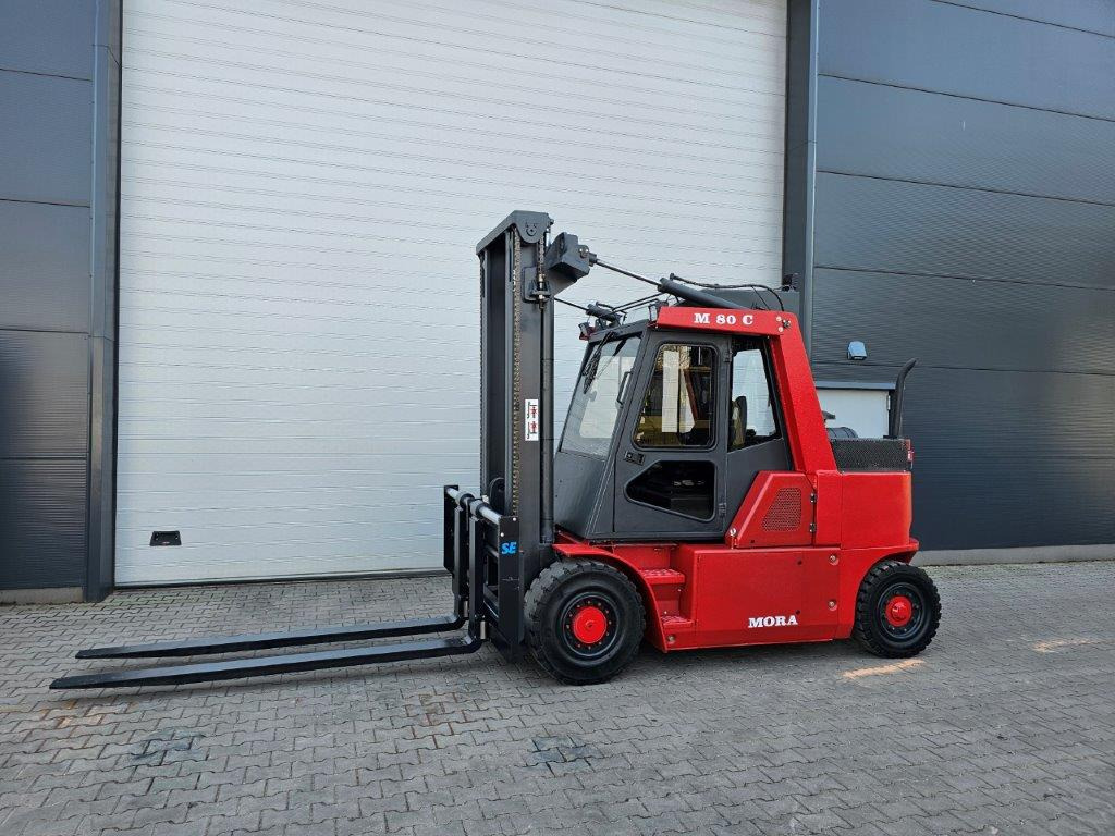 Mora M80C - Навантажувач вилковий: фото 1 Mora M80C - Навантажувач вилковий: фото 1
