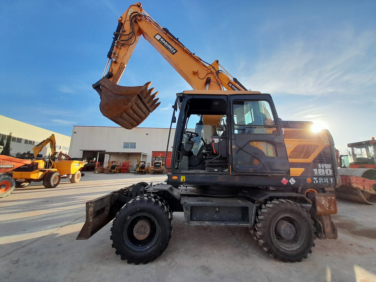 HYUNDAI HW180 - Колісний екскаватор: фото 4 HYUNDAI HW180 - Колісний екскаватор: фото 4