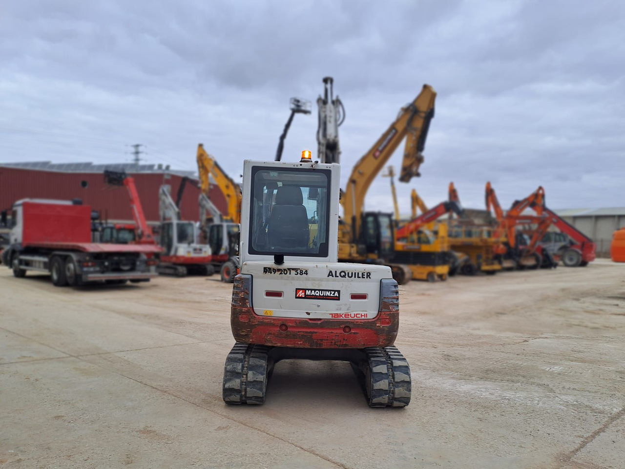 TAKEUCHI TB250 - Міні-екскаватор: фото 3 TAKEUCHI TB250 - Міні-екскаватор: фото 3