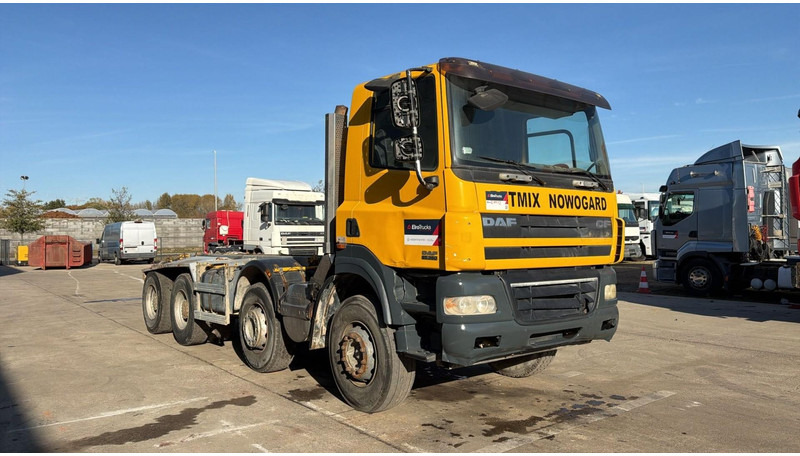 DAF CF 85.360 (BOITE MANUELLE / MANUAL GEARBOX / BIG HUB / GRAND PONT / LAMES / 8X4) - Вантажівка шасі: фото 3 DAF CF 85.360 (BOITE MANUELLE / MANUAL GEARBOX / BIG HUB / GRAND PONT / LAMES / 8X4) - Вантажівка шасі: фото 3