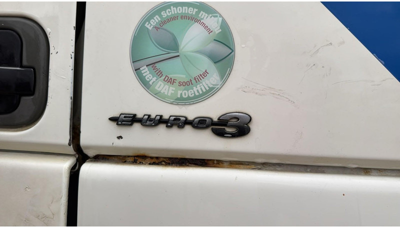 Вантажівка шасі DAF XF 95.430 (EURO 3 / 10 TYRES / 6X2 / MANUAL GEARBOX / BOITE MANUELLE): фото 18 Вантажівка шасі DAF XF 95.430 (EURO 3 / 10 TYRES / 6X2 / MANUAL GEARBOX / BOITE MANUELLE): фото 18