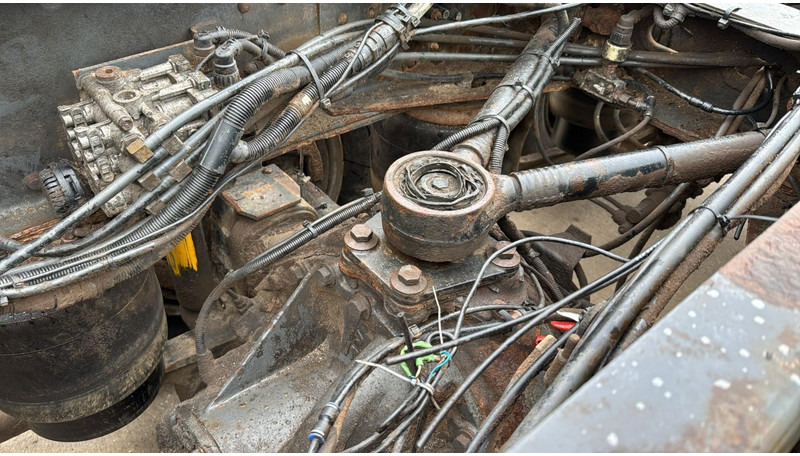 Вантажівка шасі DAF XF 95.430 (EURO 3 / 10 TYRES / 6X2 / MANUAL GEARBOX / BOITE MANUELLE): фото 10 Вантажівка шасі DAF XF 95.430 (EURO 3 / 10 TYRES / 6X2 / MANUAL GEARBOX / BOITE MANUELLE): фото 10