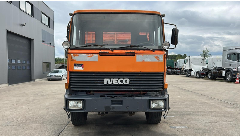 Iveco Magirus 170 - 23 (BOITE ZF / POMPE MANUELLE / V8 / LAMES / GRAND PONT) - Самоскид вантажівка: фото 2 Iveco Magirus 170 - 23 (BOITE ZF / POMPE MANUELLE / V8 / LAMES / GRAND PONT) - Самоскид вантажівка: фото 2