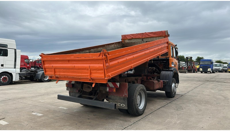 Iveco Magirus 170 - 23 (BOITE ZF / POMPE MANUELLE / V8 / LAMES / GRAND PONT) - Самоскид вантажівка: фото 4 Iveco Magirus 170 - 23 (BOITE ZF / POMPE MANUELLE / V8 / LAMES / GRAND PONT) - Самоскид вантажівка: фото 4