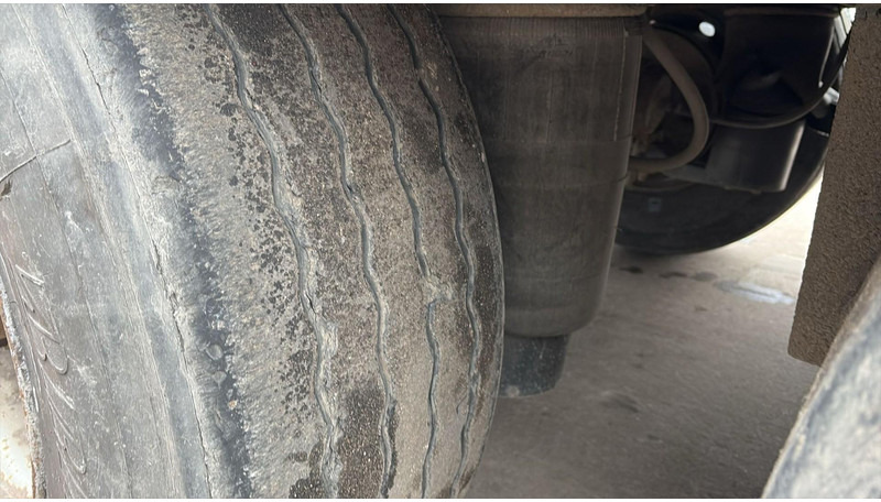 Krone SDP27 (BELGIAN TRAILER / DRUM BRAKES / FREINS TAMBOURS) - Бортовий напівпричіп/ Платформа: фото 5 Krone SDP27 (BELGIAN TRAILER / DRUM BRAKES / FREINS TAMBOURS) - Бортовий напівпричіп/ Платформа: фото 5