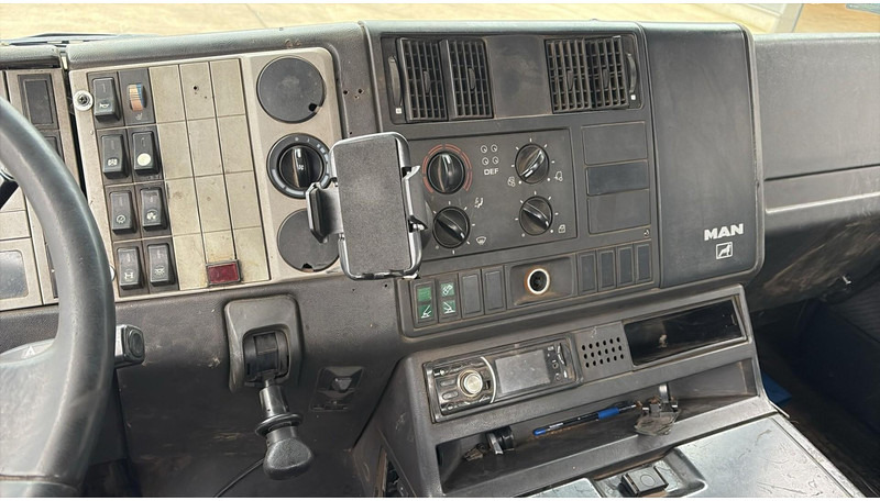 Вантажівка шасі MAN 19.403 (6 CYLINDER / MANUAL GEARBOX / BIG AXLE / GRAND PONT): фото 19 Вантажівка шасі MAN 19.403 (6 CYLINDER / MANUAL GEARBOX / BIG AXLE / GRAND PONT): фото 19