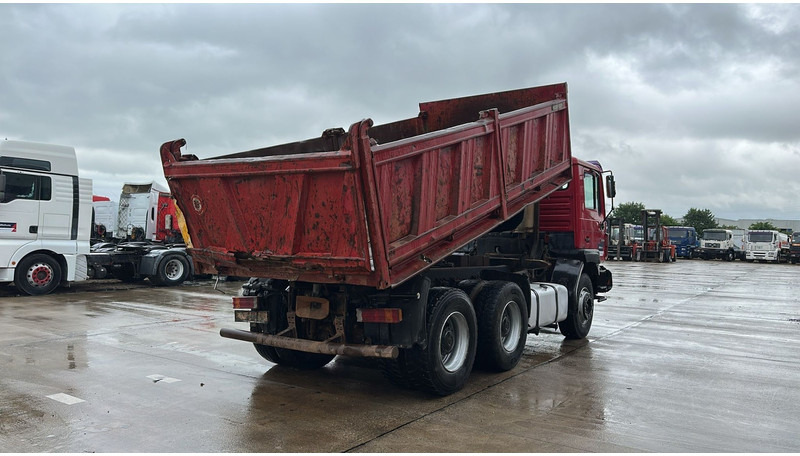 MAN 26.403 (STEEL SUSPENSION / VERY CLEAN / 6 CYLINDER / BIG AXLE / EURO 2) - Самоскид вантажівка: фото 4 MAN 26.403 (STEEL SUSPENSION / VERY CLEAN / 6 CYLINDER / BIG AXLE / EURO 2) - Самоскид вантажівка: фото 4