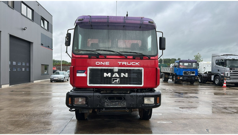 MAN 26.403 (STEEL SUSPENSION / VERY CLEAN / 6 CYLINDER / BIG AXLE / EURO 2) - Самоскид вантажівка: фото 2 MAN 26.403 (STEEL SUSPENSION / VERY CLEAN / 6 CYLINDER / BIG AXLE / EURO 2) - Самоскид вантажівка: фото 2