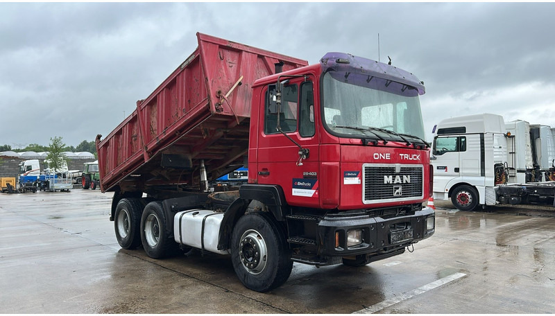 MAN 26.403 (STEEL SUSPENSION / VERY CLEAN / 6 CYLINDER / BIG AXLE / EURO 2) - Самоскид вантажівка: фото 3 MAN 26.403 (STEEL SUSPENSION / VERY CLEAN / 6 CYLINDER / BIG AXLE / EURO 2) - Самоскид вантажівка: фото 3