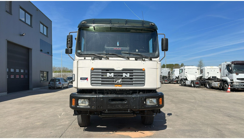 MAN 33.464 (6 CYLINDER / EURO 2 / SEMI MANUAL PUMP / BIG AXLE / STEEL SUSP. / LAMES) - Вантажівка шасі: фото 2 MAN 33.464 (6 CYLINDER / EURO 2 / SEMI MANUAL PUMP / BIG AXLE / STEEL SUSP. / LAMES) - Вантажівка шасі: фото 2