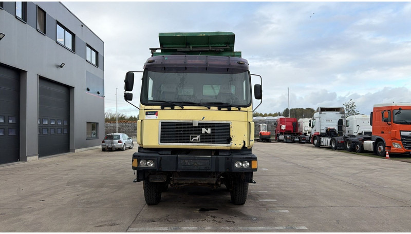 MAN 35.402 (8X8 / BIG AXLES / GRAND PONT / LAMES / STEEL SUSP. / 6 CYLINDER) - Самоскид вантажівка: фото 2 MAN 35.402 (8X8 / BIG AXLES / GRAND PONT / LAMES / STEEL SUSP. / 6 CYLINDER) - Самоскид вантажівка: фото 2