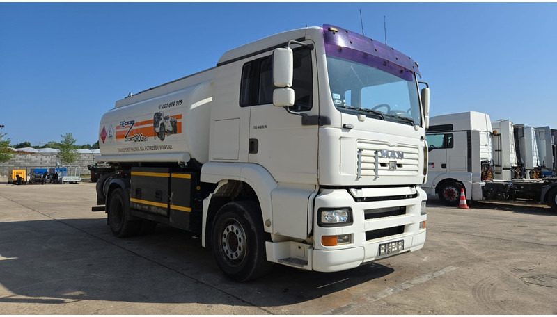 MAN TGA 18.460 (14.140L / MANUAL PUMP / MANUAL GEARBOX / TOP CONDITON / BOITE & POMPE MANUELLE) - Вантажівка цистерна: фото 2 MAN TGA 18.460 (14.140L / MANUAL PUMP / MANUAL GEARBOX / TOP CONDITON / BOITE & POMPE MANUELLE) - Вантажівка цистерна: фото 2