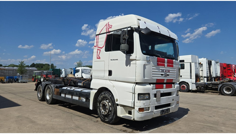 MAN TGA 26.440 (MANUAL GEARBOX / FRONT STEEL / 6X2 / BOITE MANUELLE / DEVANT LAMES) - Вантажівка шасі: фото 4 MAN TGA 26.440 (MANUAL GEARBOX / FRONT STEEL / 6X2 / BOITE MANUELLE / DEVANT LAMES) - Вантажівка шасі: фото 4