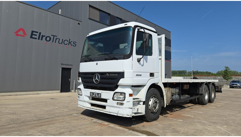 Mercedes-Benz Actros 2636 (6X4 / LAMES / GRAND PONT / MP2 / STEEL SUSP. / BOITE MANUELLE / MANUAL GEARBOX / 9M CHASSIS !!!) - Бортова вантажівка/ Платформа: фото 1 Mercedes-Benz Actros 2636 (6X4 / LAMES / GRAND PONT / MP2 / STEEL SUSP. / BOITE MANUELLE / MANUAL GEARBOX / 9M CHASSIS !!!) - Бортова вантажівка/ Платформа: фото 1