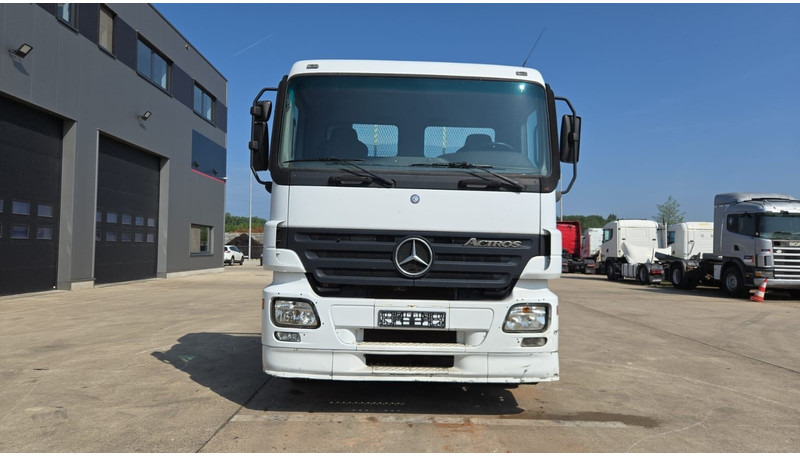 Mercedes-Benz Actros 2636 (6X4 / LAMES / GRAND PONT / MP2 / STEEL SUSP. / BOITE MANUELLE / MANUAL GEARBOX / 9M CHASSIS !!!) - Бортова вантажівка/ Платформа: фото 2 Mercedes-Benz Actros 2636 (6X4 / LAMES / GRAND PONT / MP2 / STEEL SUSP. / BOITE MANUELLE / MANUAL GEARBOX / 9M CHASSIS !!!) - Бортова вантажівка/ Платформа: фото 2