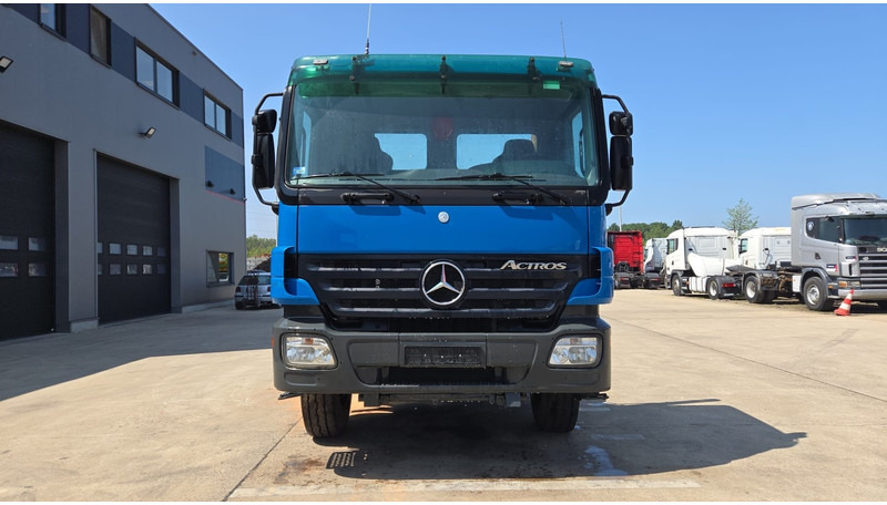 Mercedes-Benz Actros 2636 (MP2 / LAMES / STEEL SUSP. / BOITE MANUELLE / RETARDER !! / TRES PROPRE) - Вантажівка шасі: фото 2 Mercedes-Benz Actros 2636 (MP2 / LAMES / STEEL SUSP. / BOITE MANUELLE / RETARDER !! / TRES PROPRE) - Вантажівка шасі: фото 2