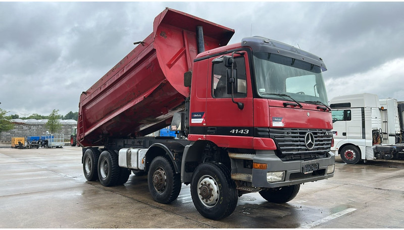 Mercedes-Benz Actros 4143 (BOITE MANUELLE / 8X8 / MANUAL GEARBOX / LAMES / GRAND PONT / BIG AXLE) - Самоскид вантажівка: фото 3 Mercedes-Benz Actros 4143 (BOITE MANUELLE / 8X8 / MANUAL GEARBOX / LAMES / GRAND PONT / BIG AXLE) - Самоскид вантажівка: фото 3