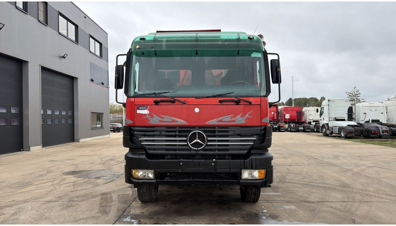 Mercedes-Benz Actros 4143 (GRAND PONT / BOITE MANUELLE / LAMES / 8X4 / STEEL SUSP.) - Самоскид вантажівка: фото 2 Mercedes-Benz Actros 4143 (GRAND PONT / BOITE MANUELLE / LAMES / 8X4 / STEEL SUSP.) - Самоскид вантажівка: фото 2