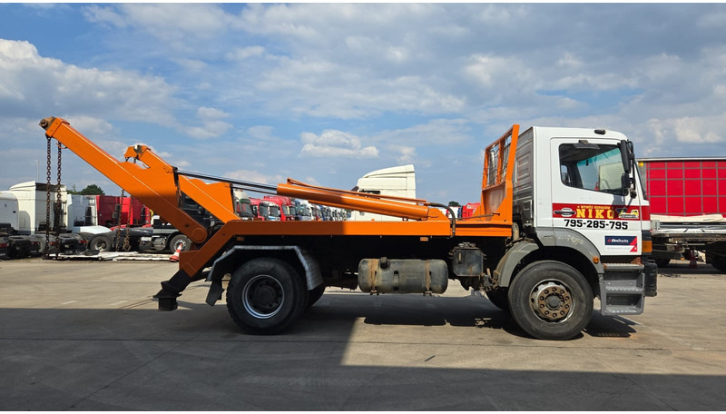 Mercedes-Benz Atego 1823 (BIG AXLE / STEEL SUSP. / LAMES / BOITE MANUELLE / MANUAL GETRIEBE) - Контейнеровоз/ Змінний кузов вантажівка: фото 4 Mercedes-Benz Atego 1823 (BIG AXLE / STEEL SUSP. / LAMES / BOITE MANUELLE / MANUAL GETRIEBE) - Контейнеровоз/ Змінний кузов вантажівка: фото 4