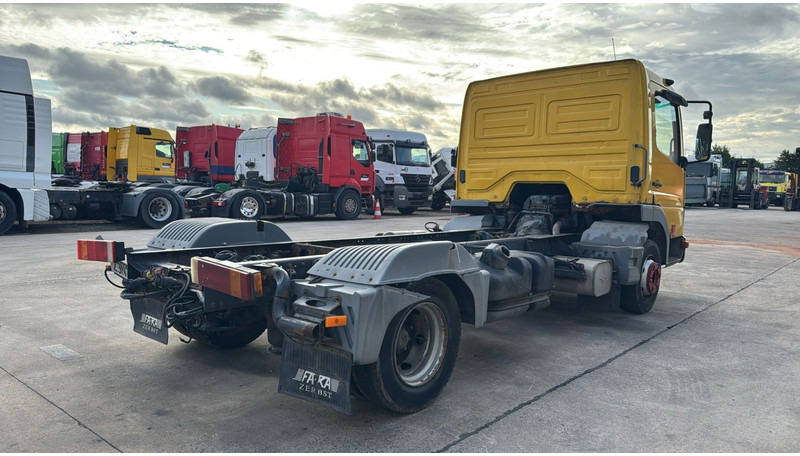 Mercedes-Benz Atego 815 (BOITE MANUELLE / MANUAL GEARBOX) - Вантажівка шасі: фото 4 Mercedes-Benz Atego 815 (BOITE MANUELLE / MANUAL GEARBOX) - Вантажівка шасі: фото 4