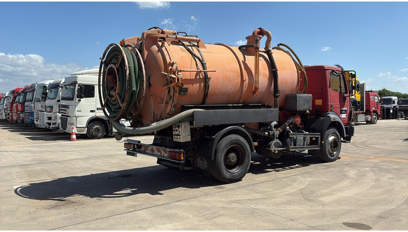 Mercedes-Benz SK 1824 (11.000 L VACUUM / HYDROCUREUR / V6 / BOITE MANUELLE) - Асенізатори: фото 4 Mercedes-Benz SK 1824 (11.000 L VACUUM / HYDROCUREUR / V6 / BOITE MANUELLE) - Асенізатори: фото 4