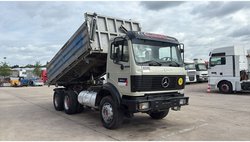 Mercedes-Benz SK 2527 (V6 / GRAND PONT / LAMES / BOITE MANUELLE / MANUAL GEARBOX) - Самоскид вантажівка: фото 3 Mercedes-Benz SK 2527 (V6 / GRAND PONT / LAMES / BOITE MANUELLE / MANUAL GEARBOX) - Самоскид вантажівка: фото 3