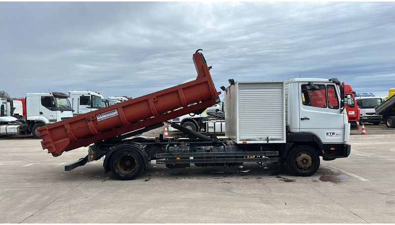 Mercedes-Benz SK 814 (BELGIAN TRUCK / HOOK / PERFECT CONDITION !!! / WITH CONTAINER / 363000 KM !!!! ) - Гаковий мультиліфт вантажівка: фото 5 Mercedes-Benz SK 814 (BELGIAN TRUCK / HOOK / PERFECT CONDITION !!! / WITH CONTAINER / 363000 KM !!!! ) - Гаковий мультиліфт вантажівка: фото 5